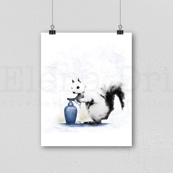 Squirrel with soap pump - Image 3