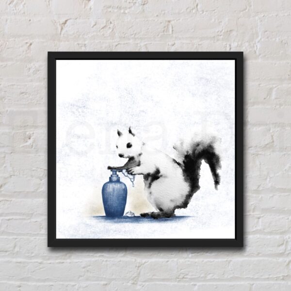 Squirrel with soap pump - Image 2